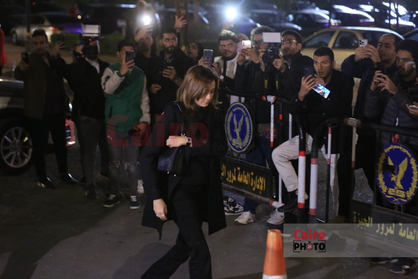 عزاء المنتجة ناهد فريد شوقي بمسجد الشرطة (20)