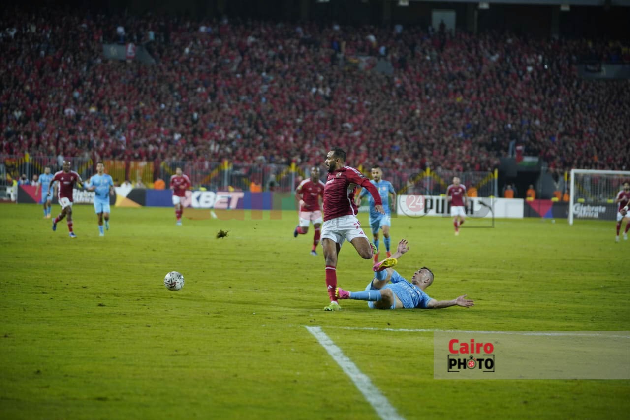 مباراة الأهلي وشباب بلوزداد (6)