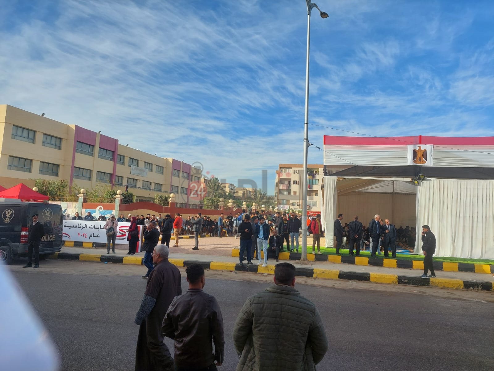 توافد المواطنين بالشيخ زايد