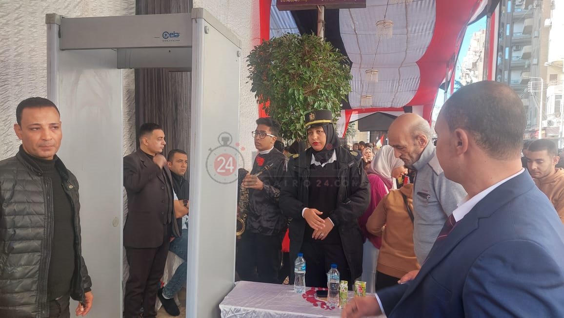 انتشار الشرطة النسائية لمساعدة السيدات المسنات في الإدلاء بأصواتهن بالدقهلية