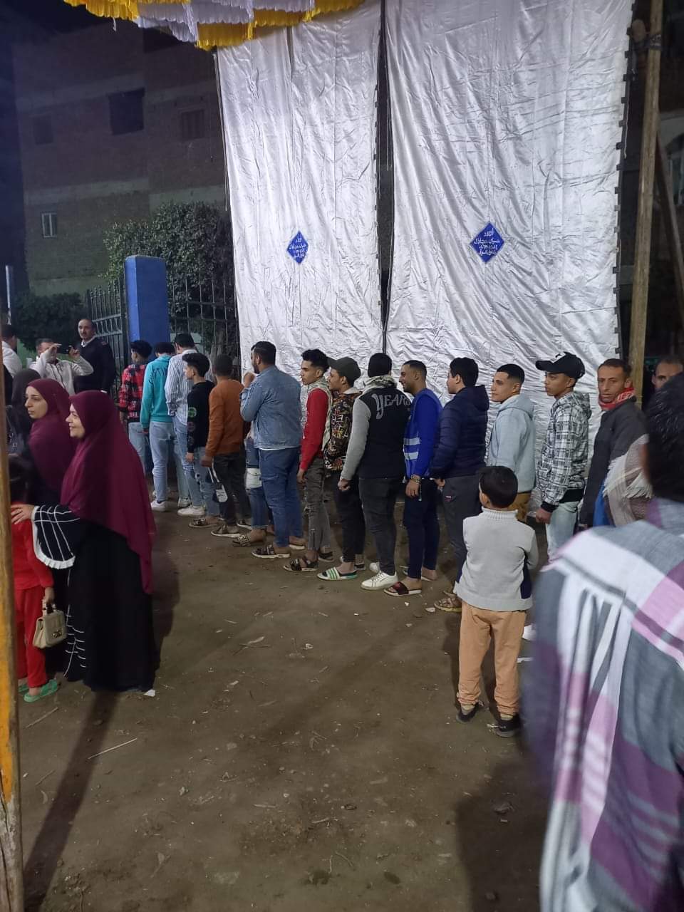 طوابير أمام لجان الانتخابات الرئاسية في الشرقية 02