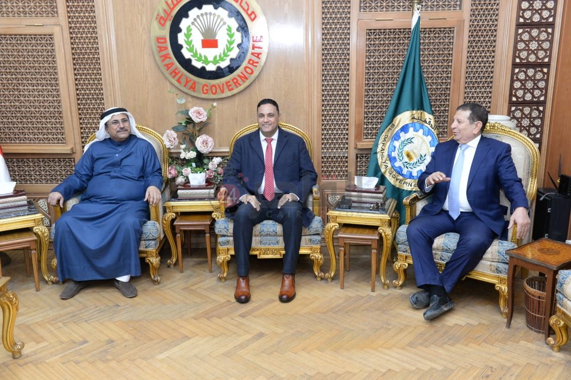 محافظ الدقهلية ييستقبل رئيس البرلمان العربي (2)