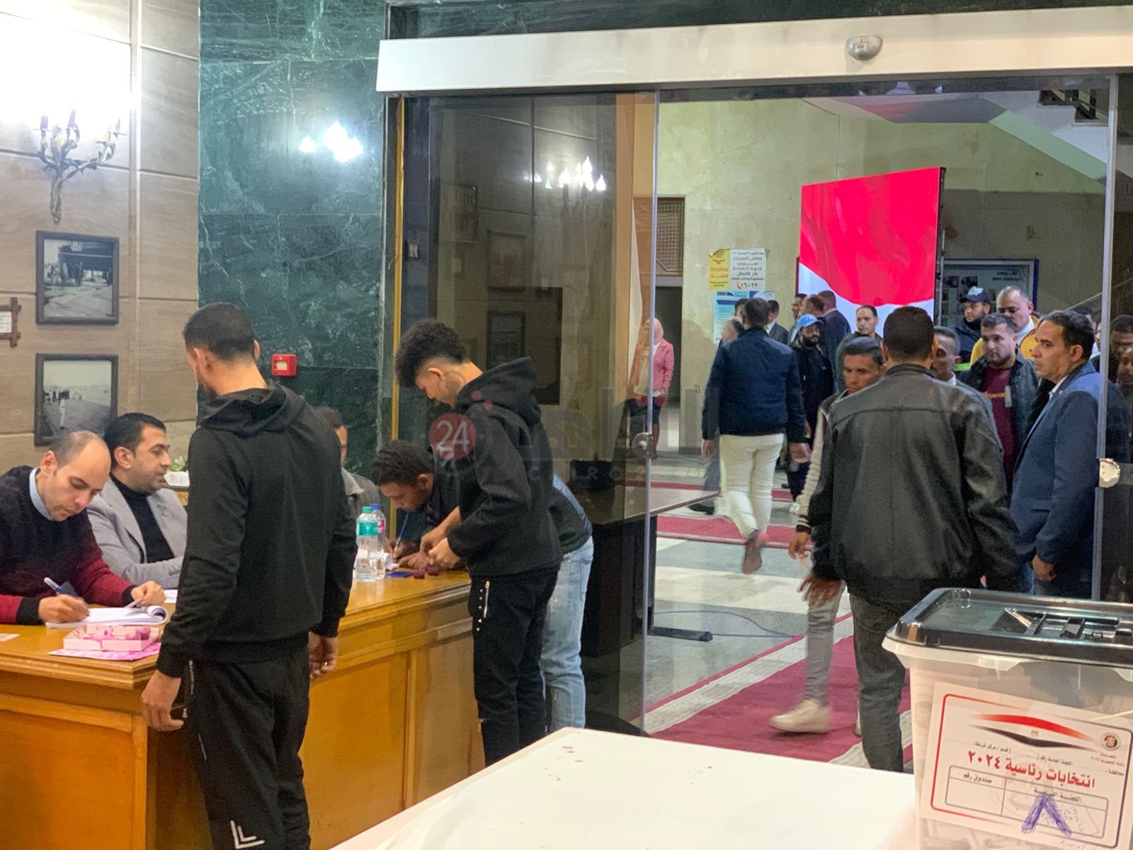 تزاحم المواطنين على التصويت ببورسعيد بعد مد الفترة