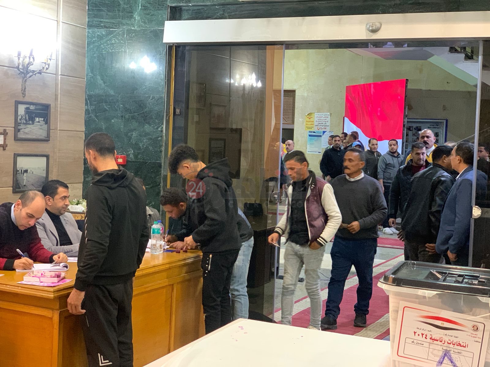 تزاحم المواطنين على التصويت ببورسعيد بعد مد الفترة