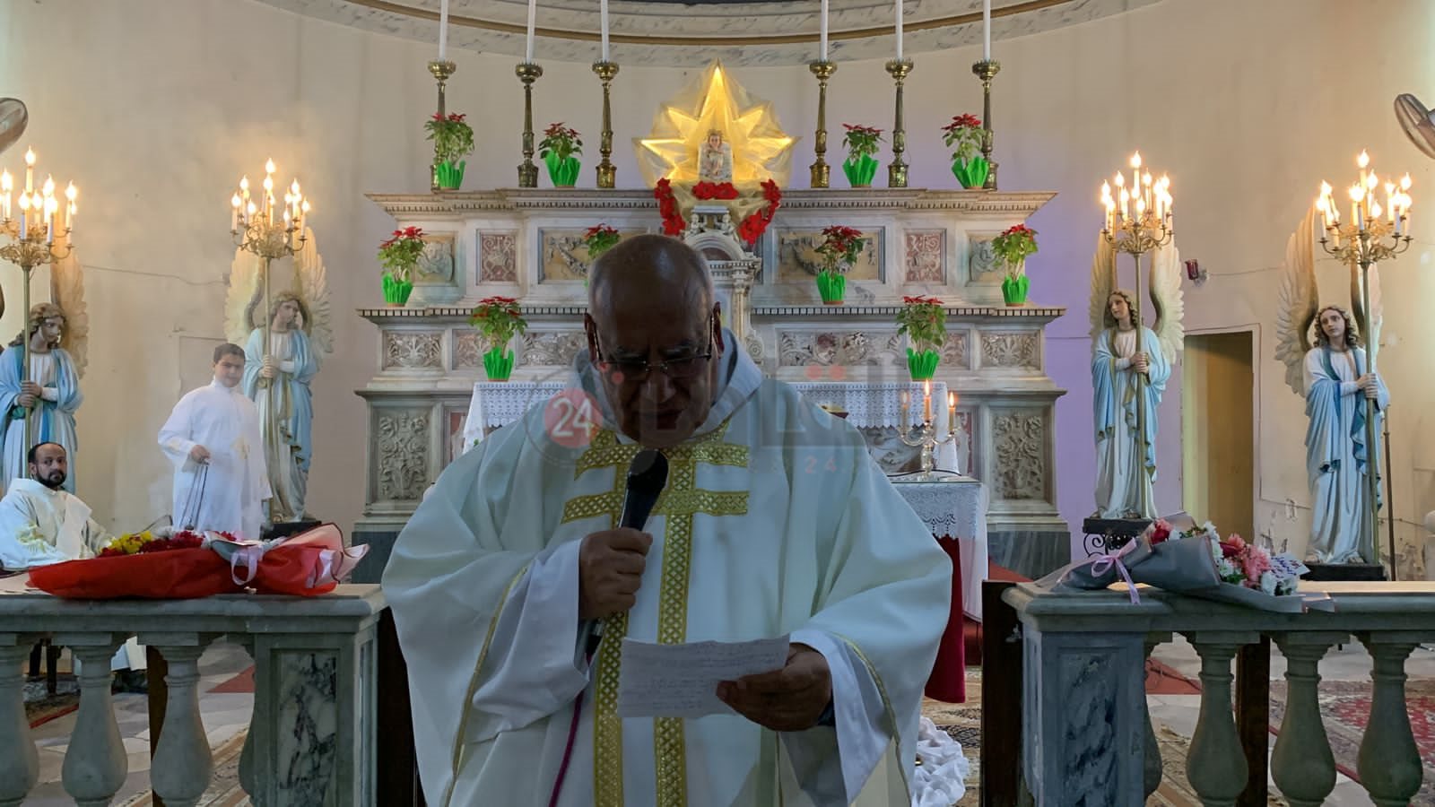 محافظ بورسعيد يزور عدد من الكنائس ويهنئ الكاثوليك بعيد الميلاد المجيد