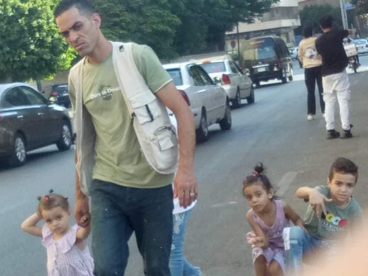 الأب وأطفاله الربعة