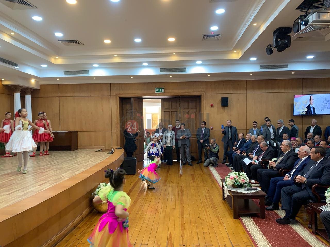 أوبريت غنائي هدية للرئيس 