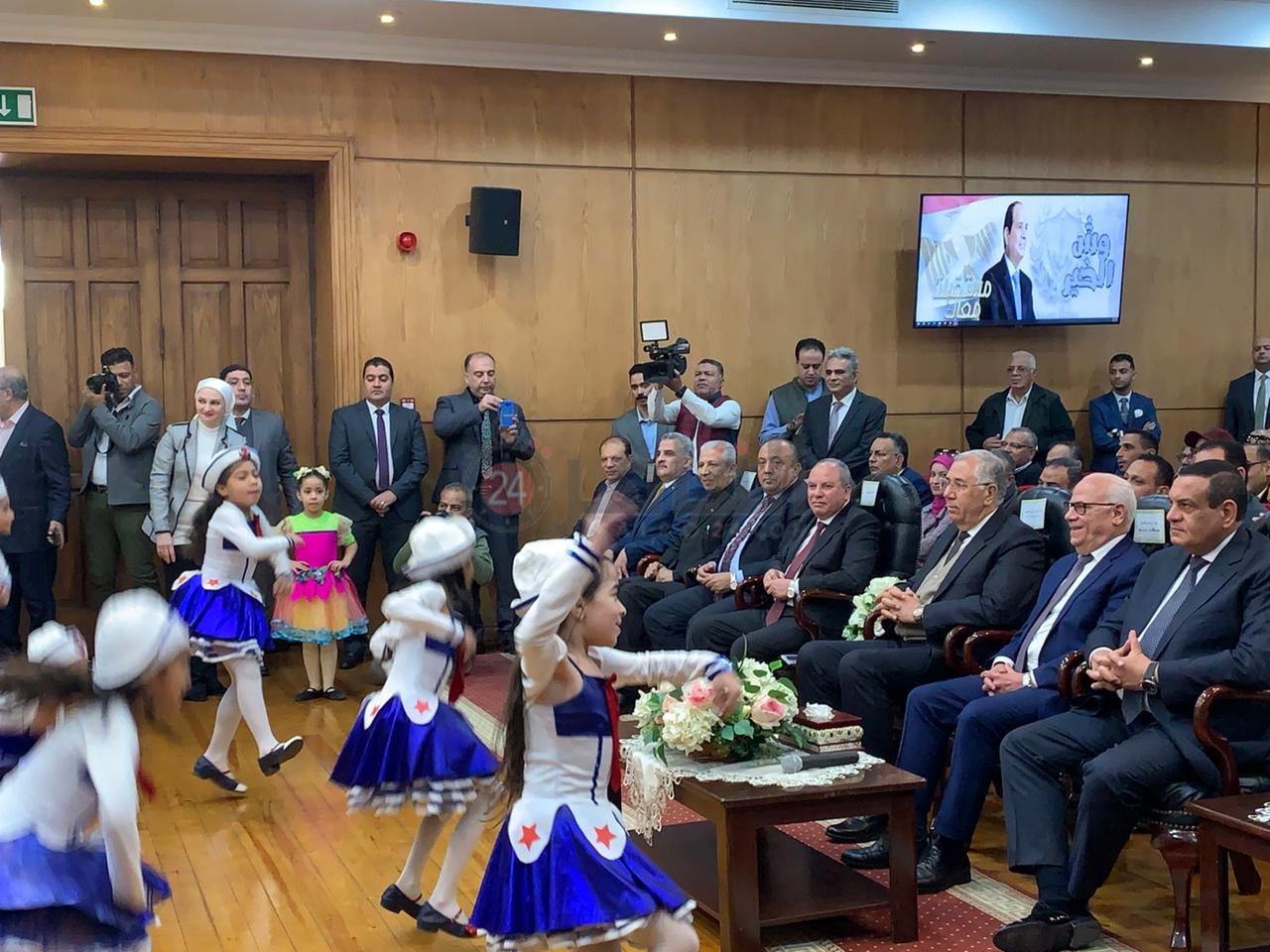 أوبريت غنائي هدية للرئيس 