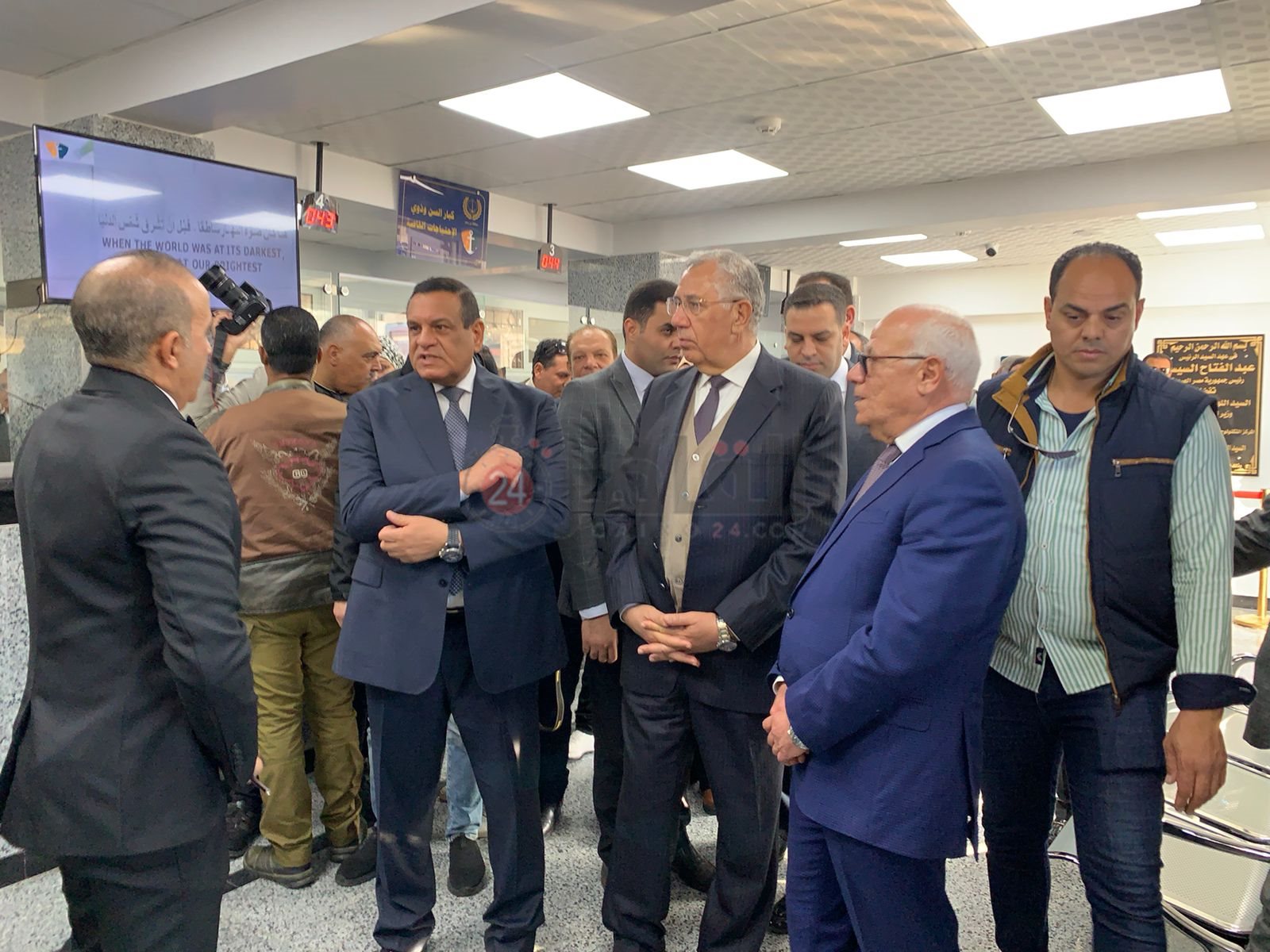 وزير التنمية المحلية يتفقد مركز إصدار تراخيص المحال العامة الموحد ببورسعيد 