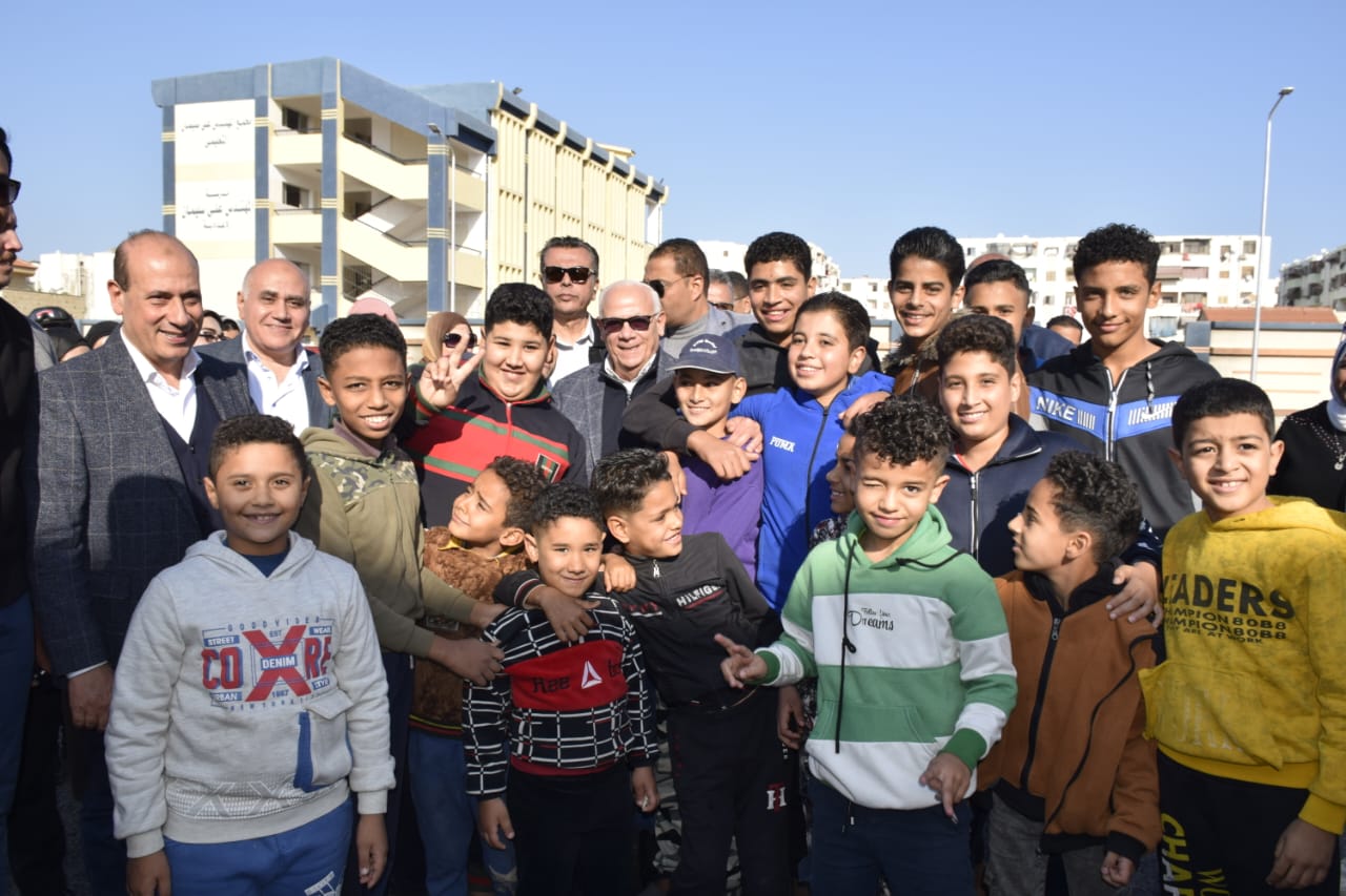 محافظ بورسعيد ورئيس المركزي للتعمير يتفقدان أعمال تطوير سوق الهنا الحضاري الجديد