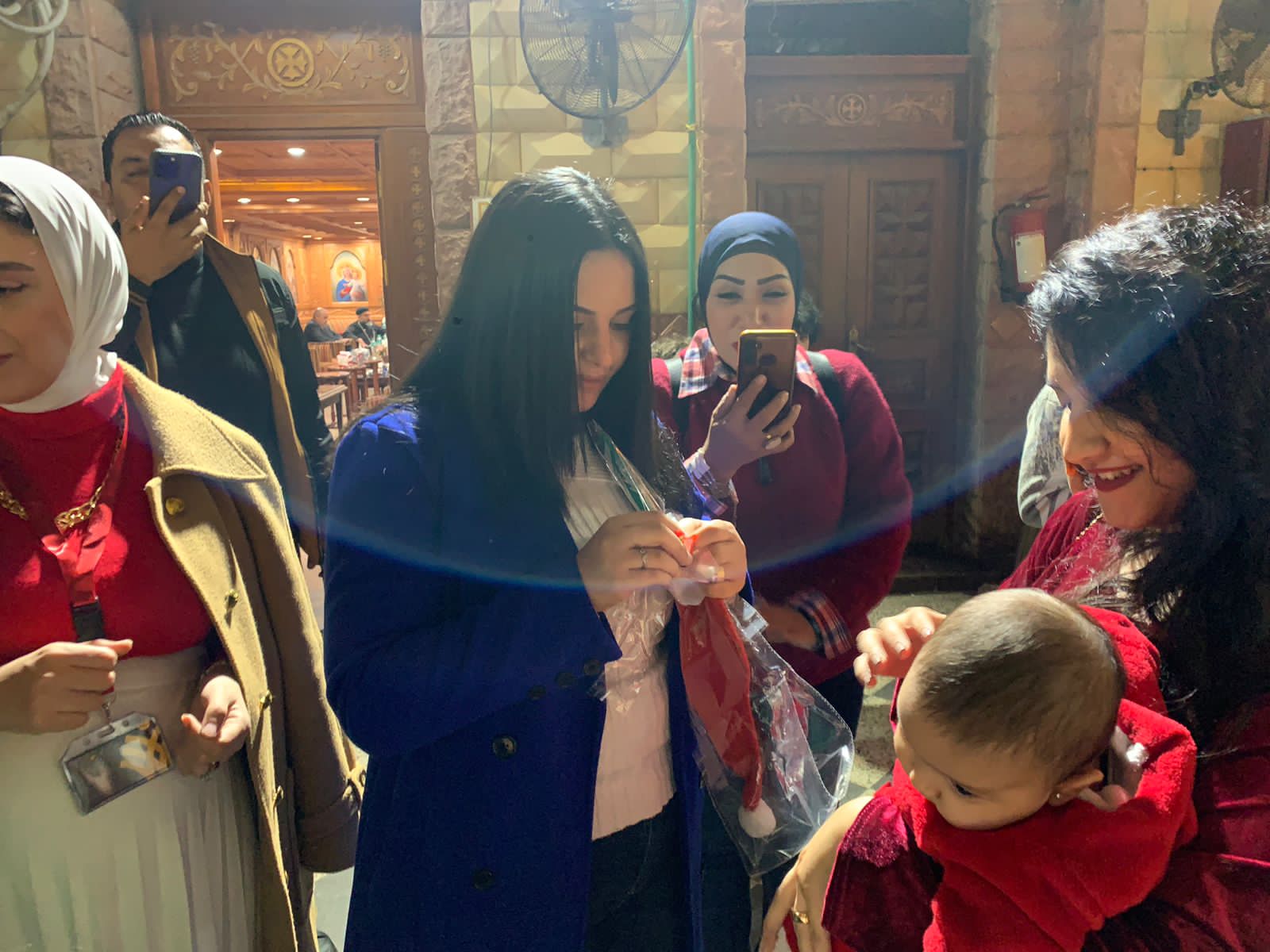 التحالف الوطني يوزع هدايا لاسعاد الصغار في عيد الميلاد ببورسعيد