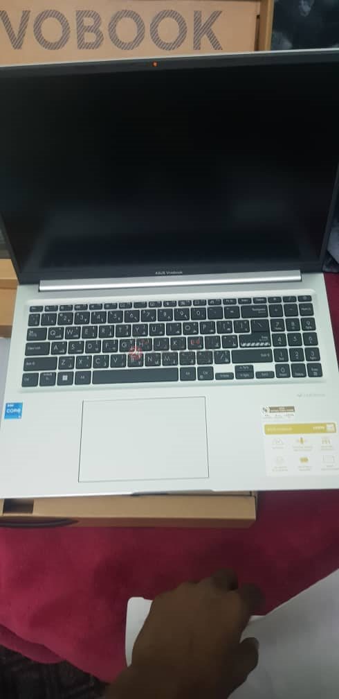 هدايا الفنان العالمي لأحد طلاب الأزهر من غينيا