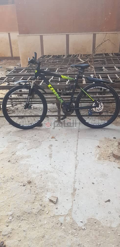 هدايا ويل سميث لأحد طلاب الأزهر من غينيا