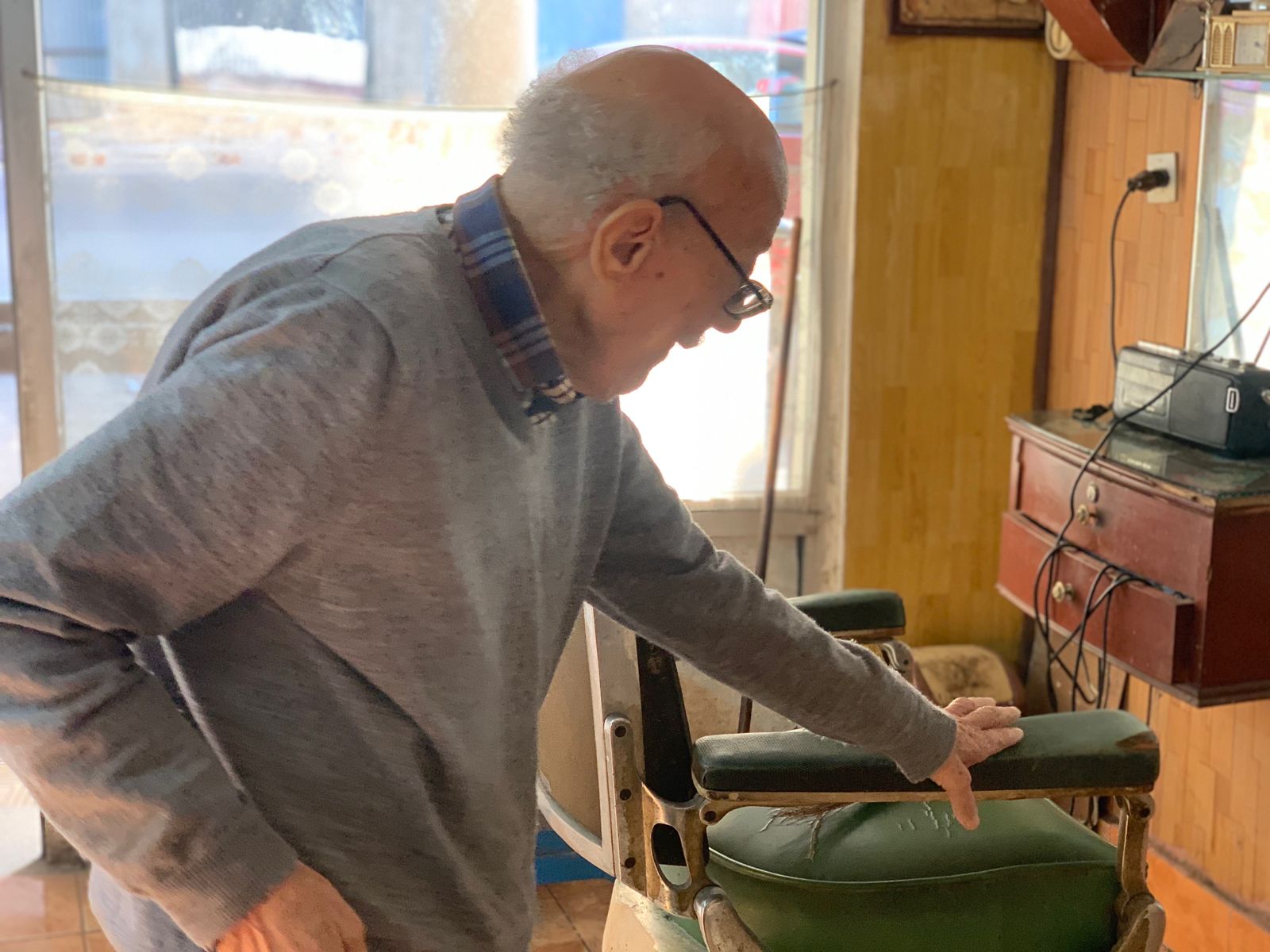 عم يحيي أقدم مزين ببورسعيد