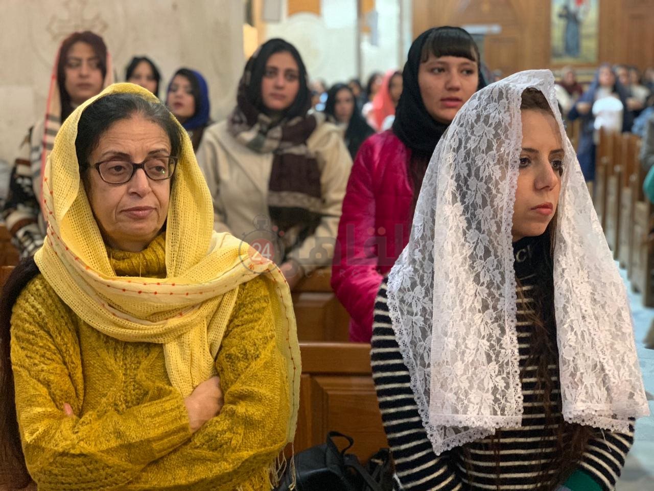 مسيحيين بورسعيد يؤدون قداس عيد الميلاد