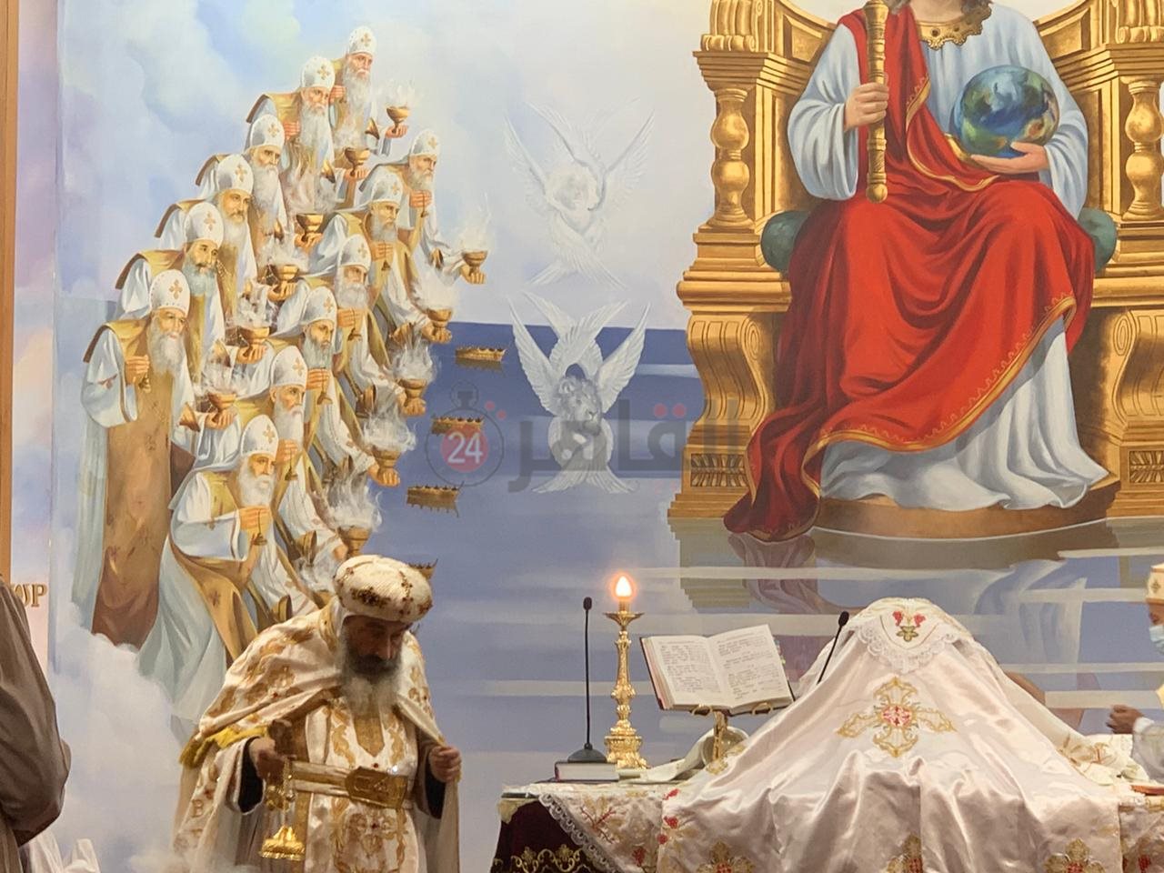 مسيحيين بورسعيد يؤدون قداس عيد الميلاد