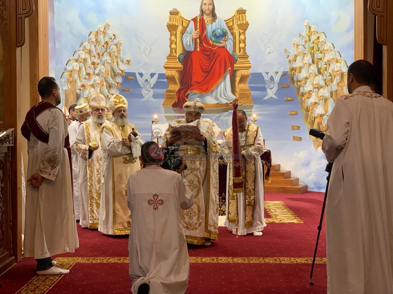 مسيحيين بورسعيد يؤدون قداس عيد الميلاد