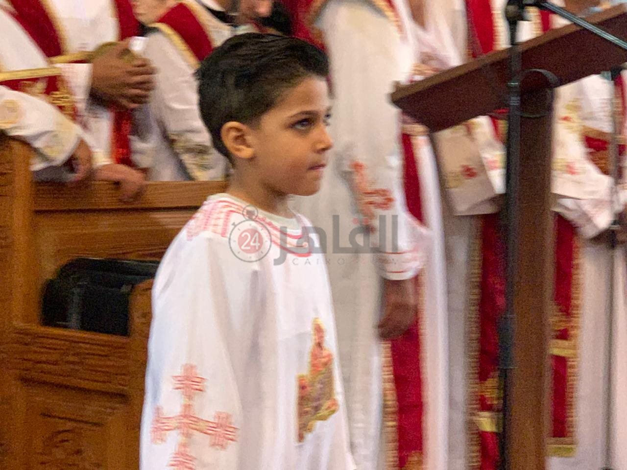 الصغار يزينون الكنائس خلال قداس عيد الميلاد ببورسعيد