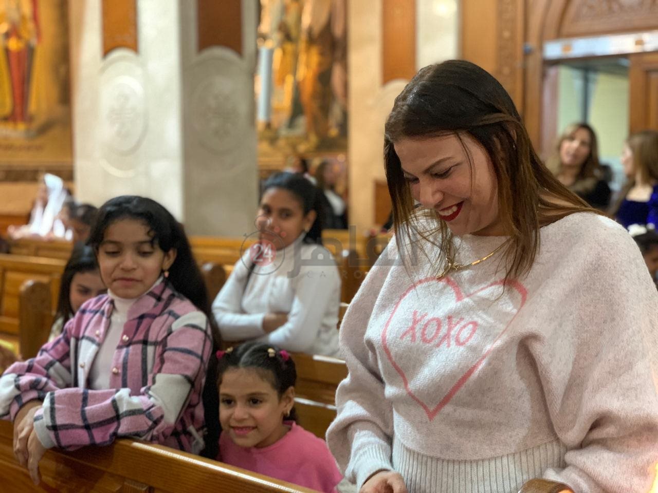 الصغار يزينون الكنائس خلال قداس عيد الميلاد ببورسعيد