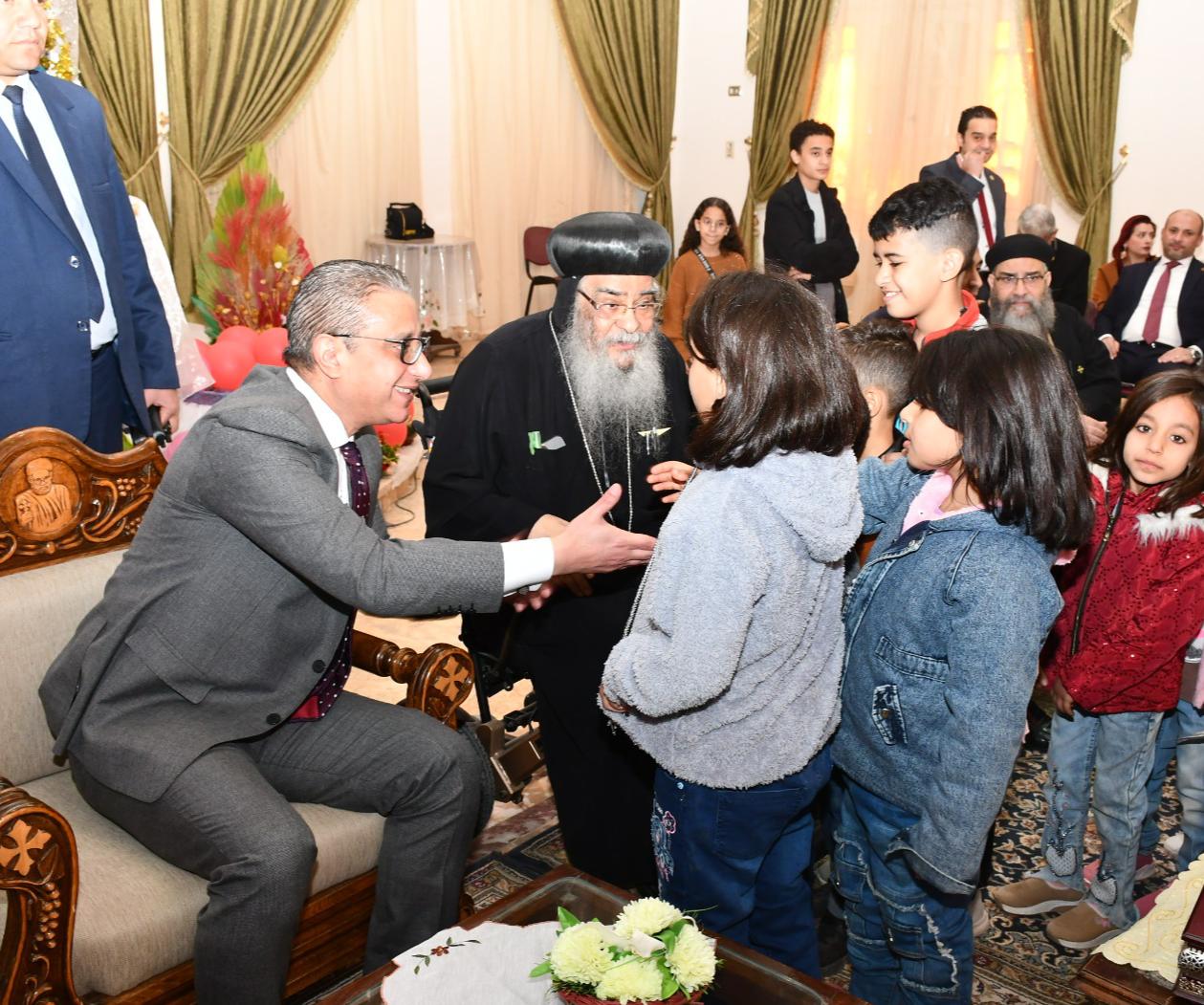 محافظ الفيوم في دير الأنبا إبرام 