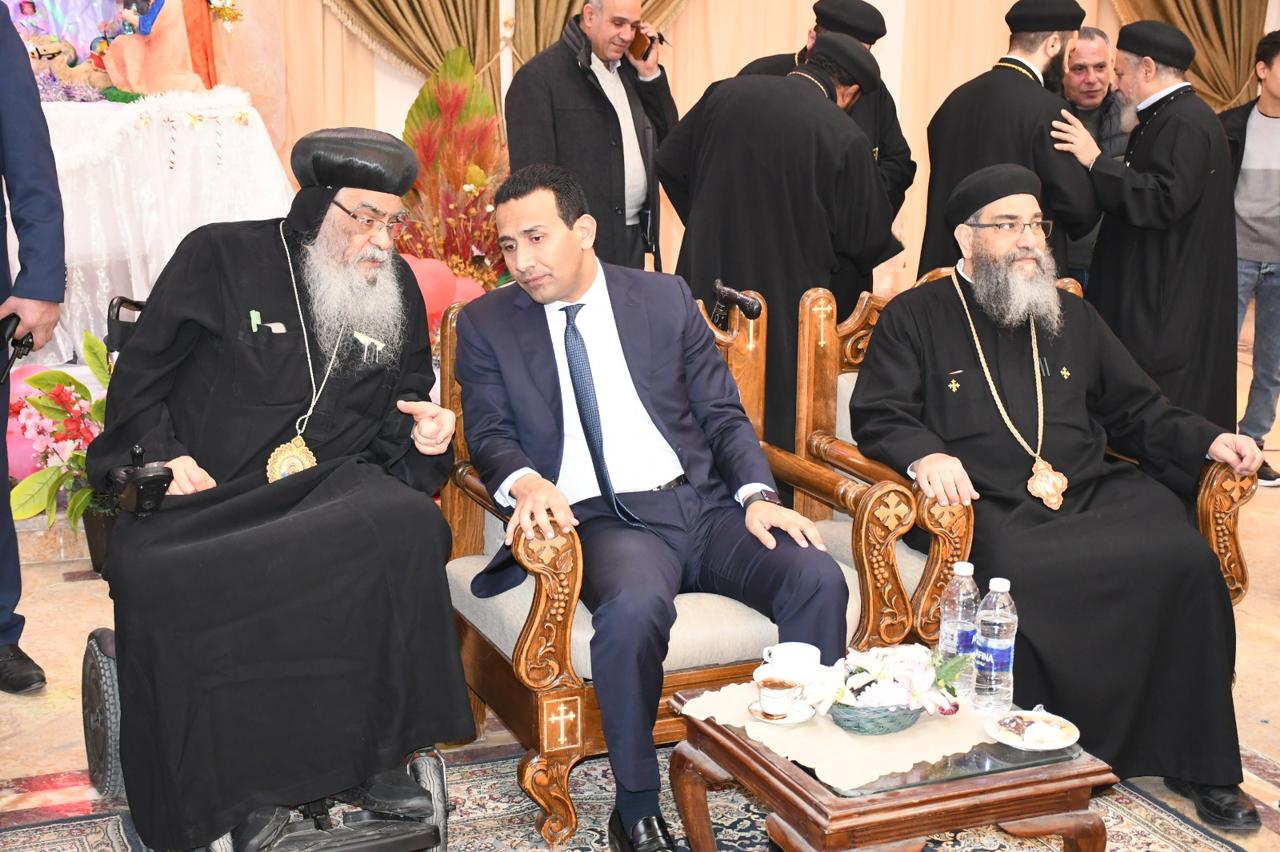 محافظ الفيوم في دير الأنبا إبرام 