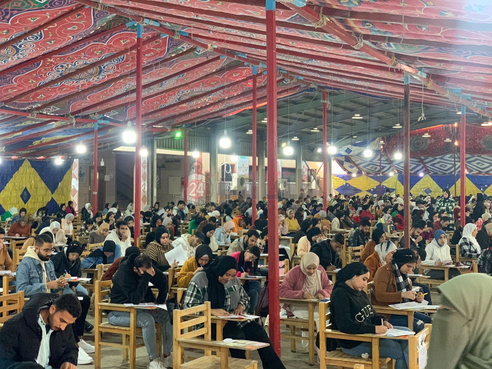 رئيس جامعة بورسعيد يتفقد أعمال الامتحانات