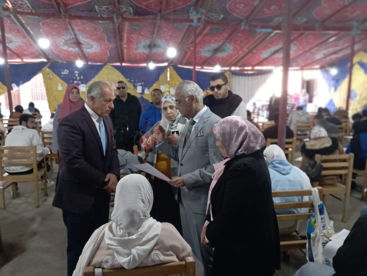 رئيس جامعة بورسعيد يتفقد أعمال الامتحانات