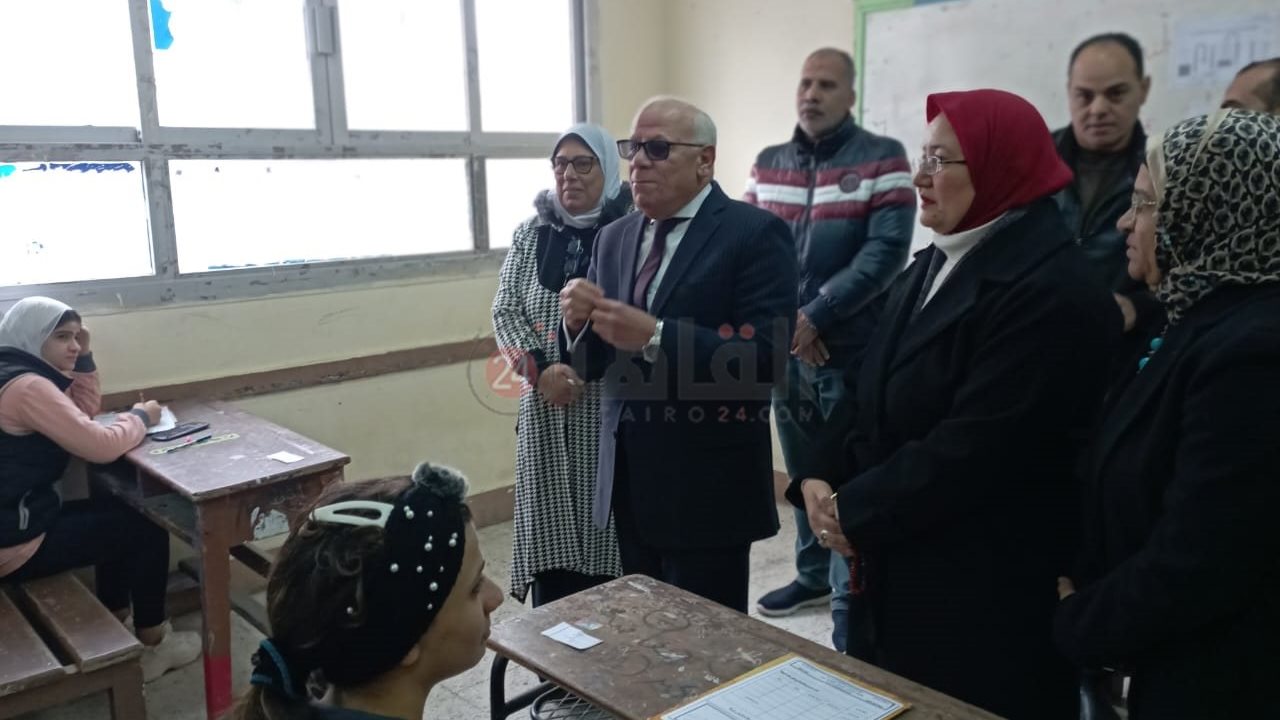 محافظ بورسعيد يتفقد لجان الشهادة الإعدادية - قص