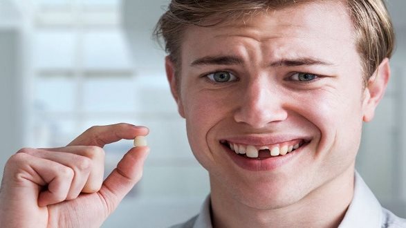 تفسير حلم سقوط الأسنان في اليد بدون ألم للمتزوجة