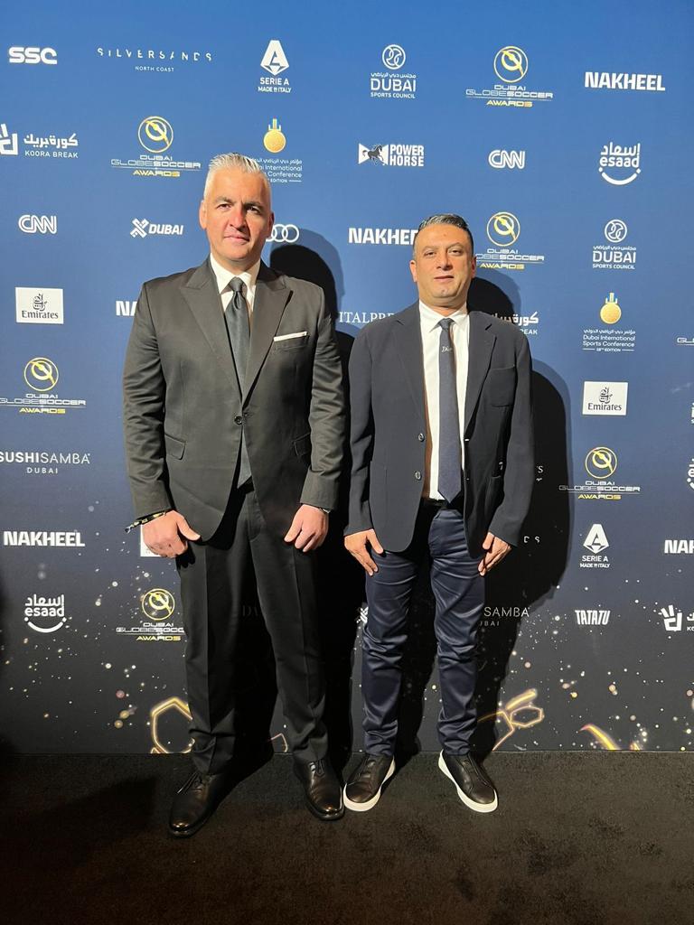 زد يفوز بجائزة جلوب سوكر (3)