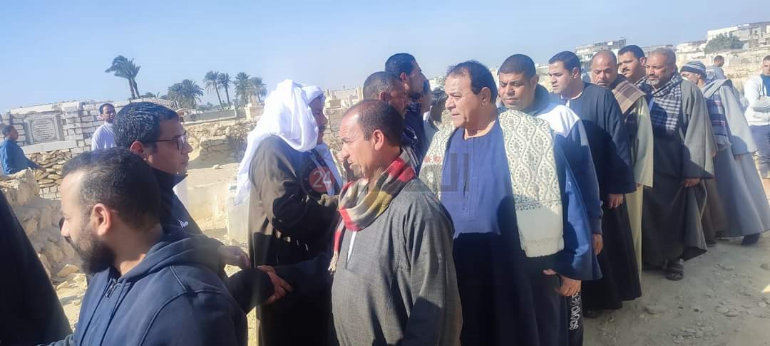 جانب من تشييع الجنازة