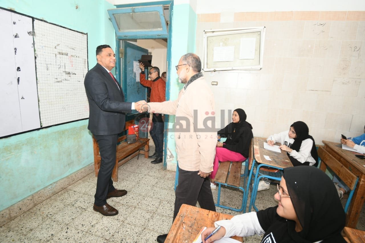 محافظ الدقهلية يتفقد لجان امتحانات الشهادة الإعدادية (5)