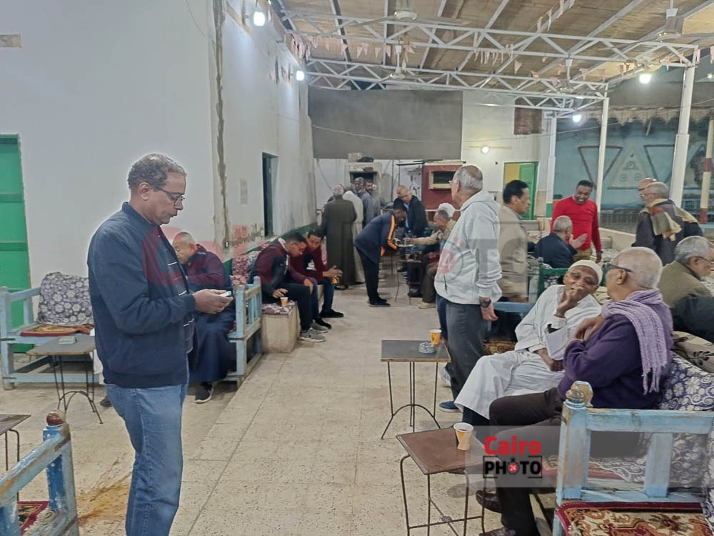 عزاء شقيقة محمد منير 0