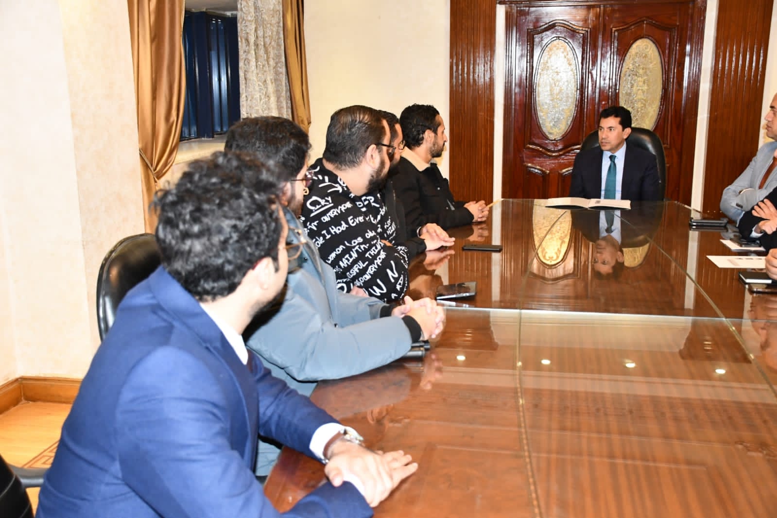 لقاء وزير الرياضة مع عدد من المؤثرين رياضيًا (7)