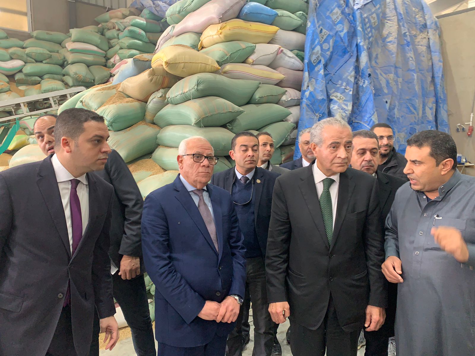 وزير التموين يتفقد مصنع لتعبئة الأرز ببورسعيد