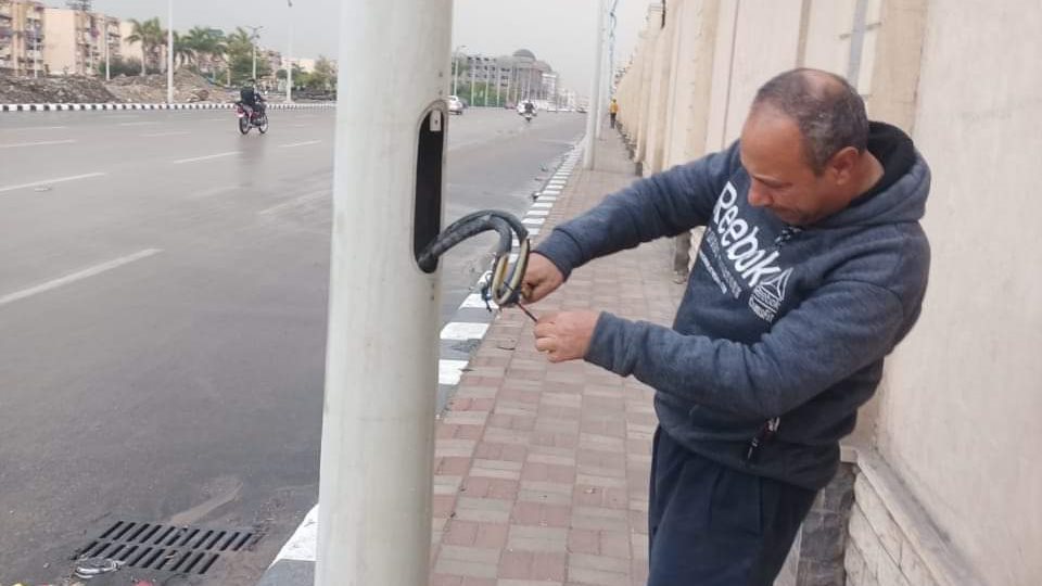 عزل وتأمين أعمدة الإنارة العامة ببورسعيد - قص