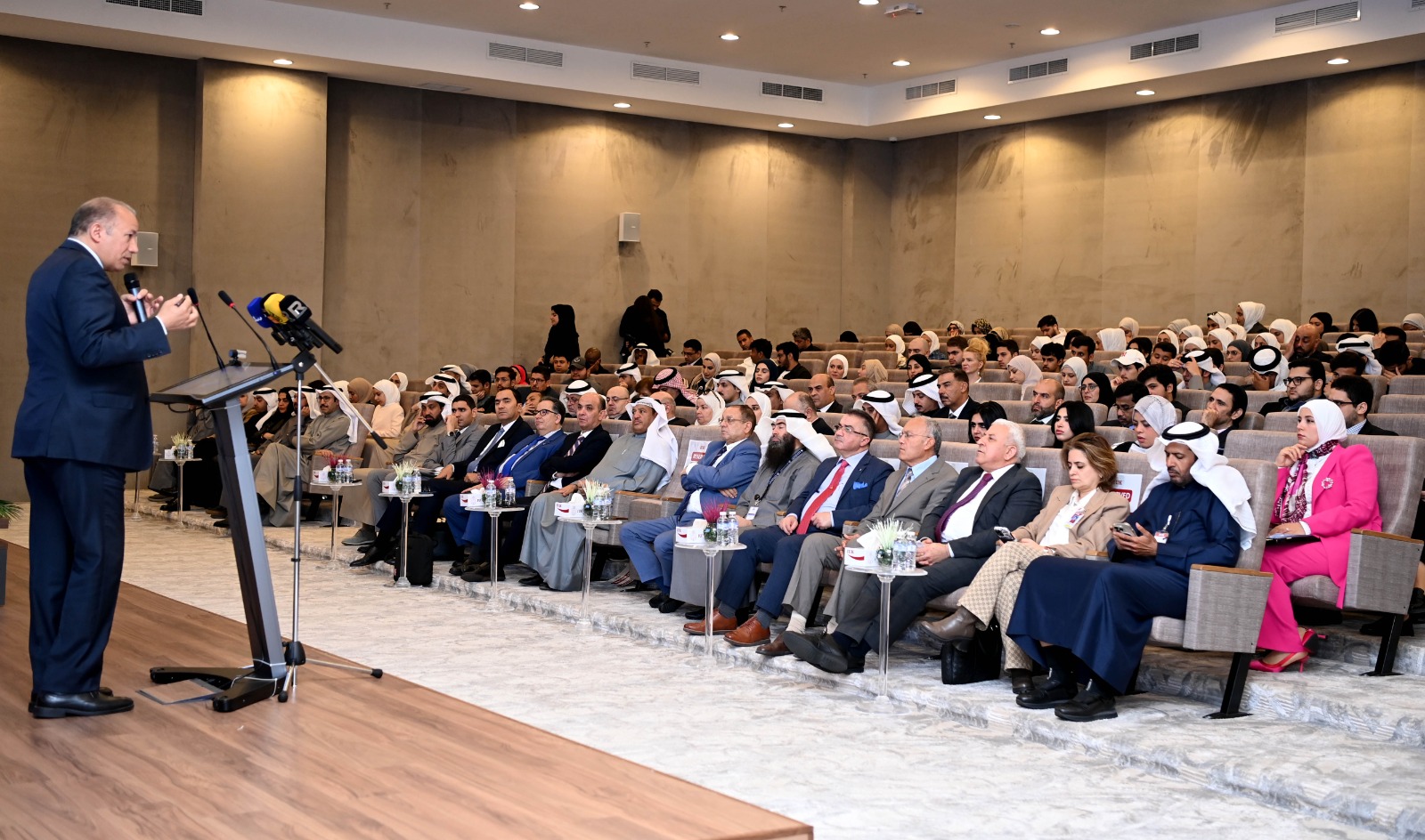 الدكتور شريف يوسف خاطر  رئيس جامعة المنصورة