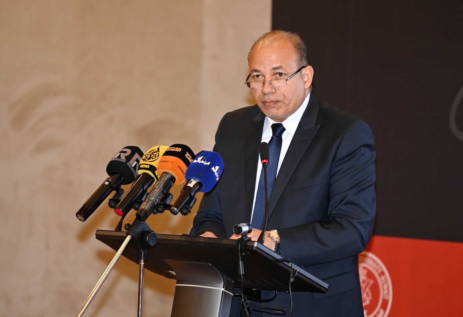 الدكتور شريف يوسف خاطر  رئيس جامعة المنصورة