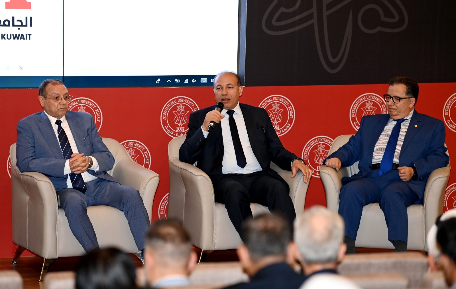 الدكتور شريف يوسف خاطر  رئيس جامعة المنصورة