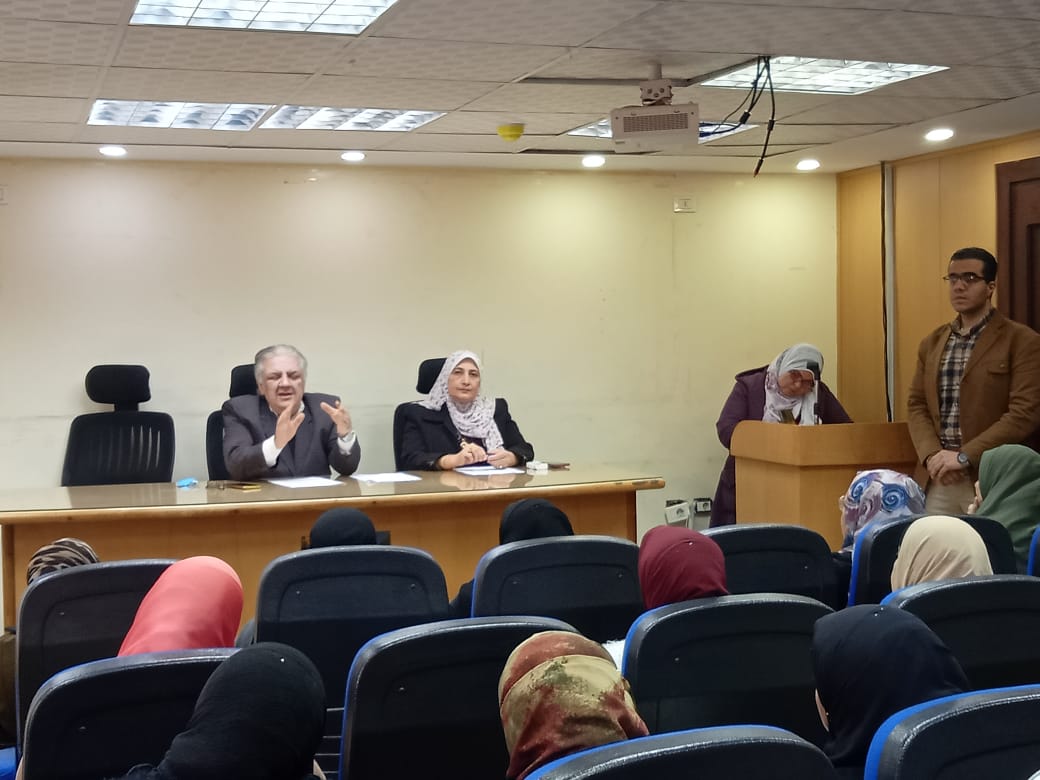 اجتماع وكيل صحة الدقهلية برئيسات تمريض