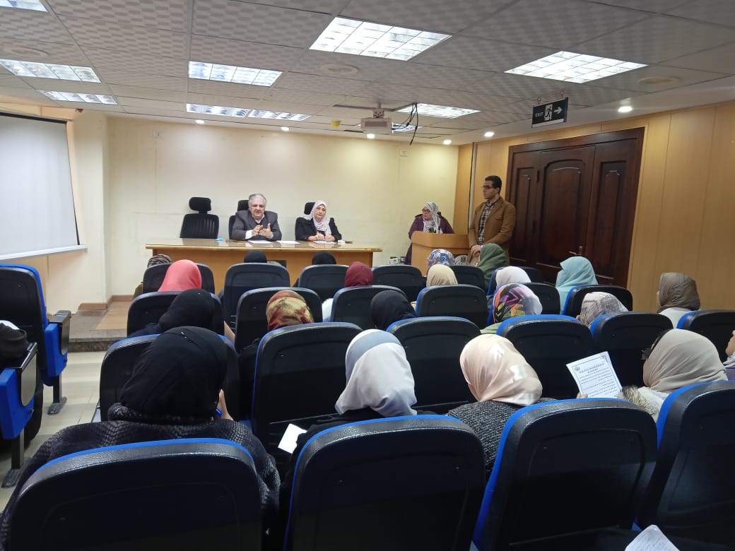 اجتماع وكيل صحة الدقهلية برئيسات تمريض