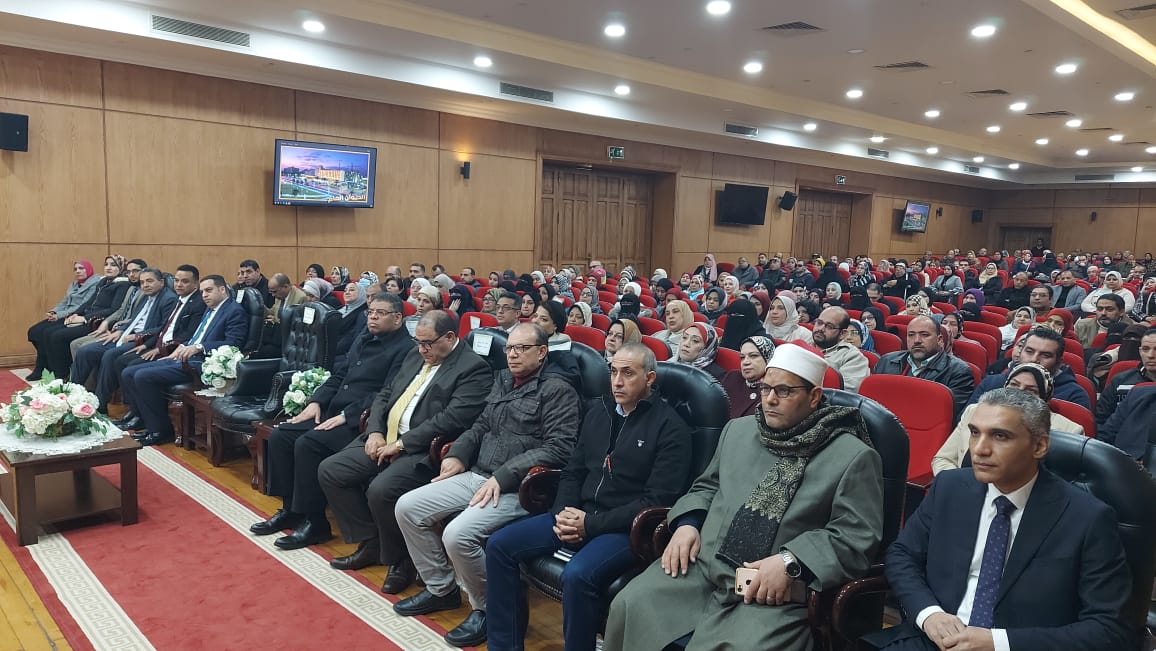 محافظ بورسعيد يستقبل وفد وزارة المالية