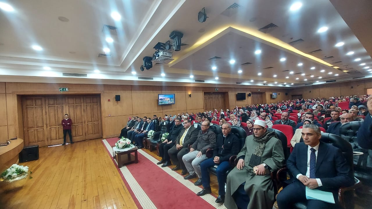 محافظ بورسعيد يستقبل وفد وزارة المالية