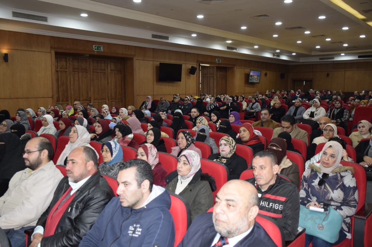 محافظ بورسعيد يستقبل وفد وزارة المالية