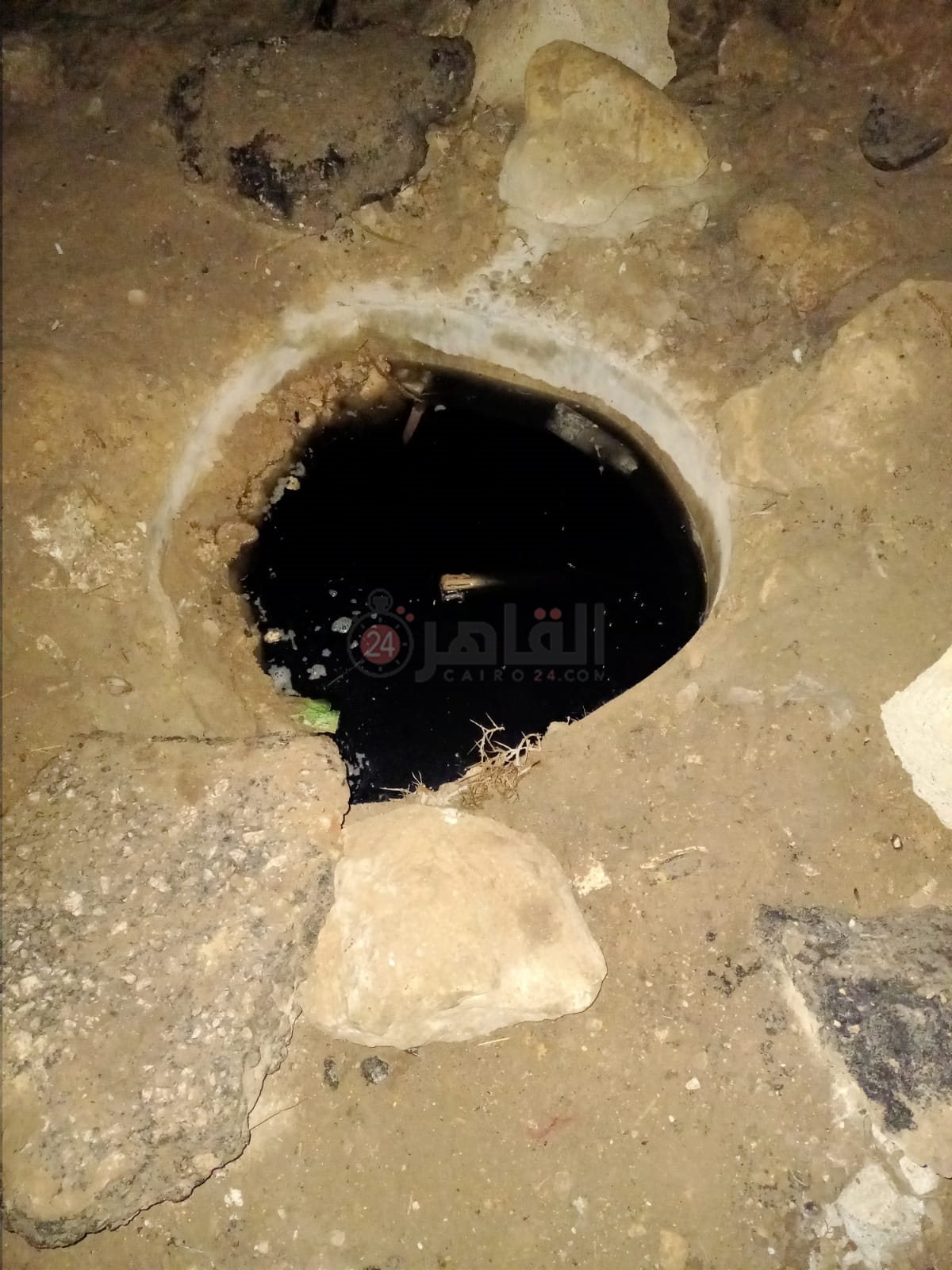 انتشال طفلة سقطت في بالوعة صرف صحي مفتوحة بمركز إطسا في الفيوم