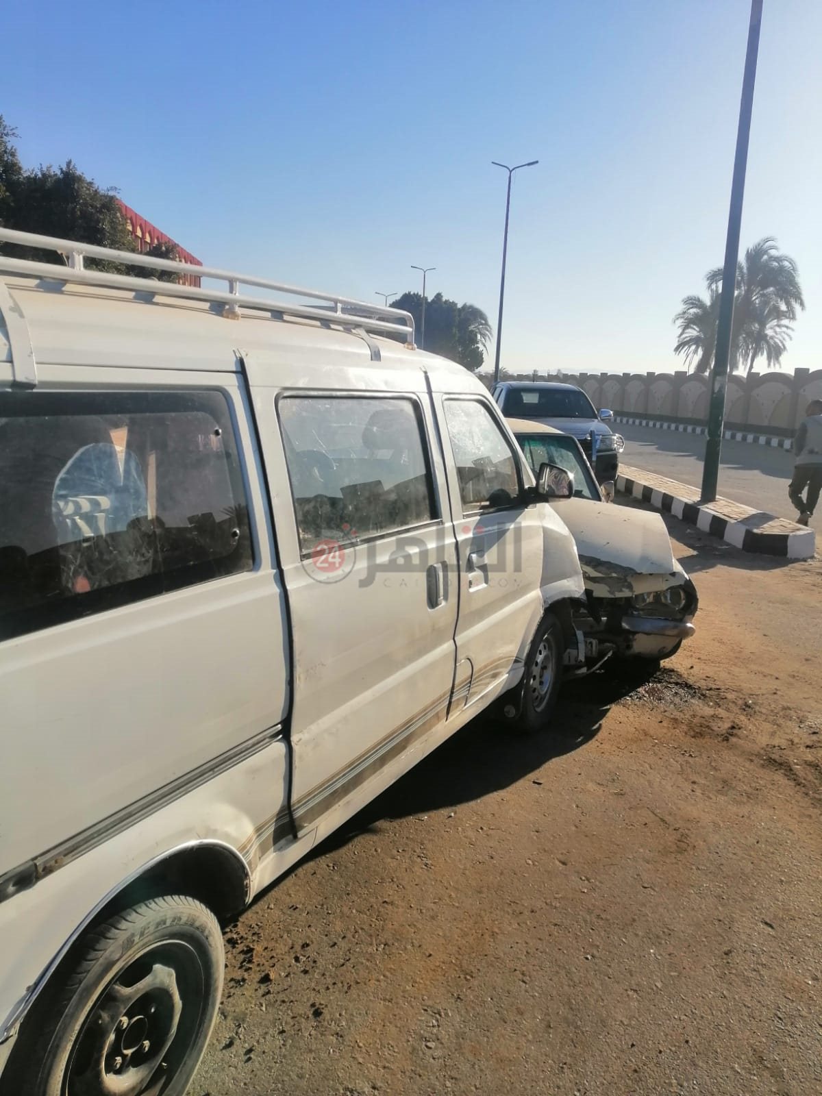 حادث تصادم بين سيارة ملاكي وميكروباص صغير بأسيوط