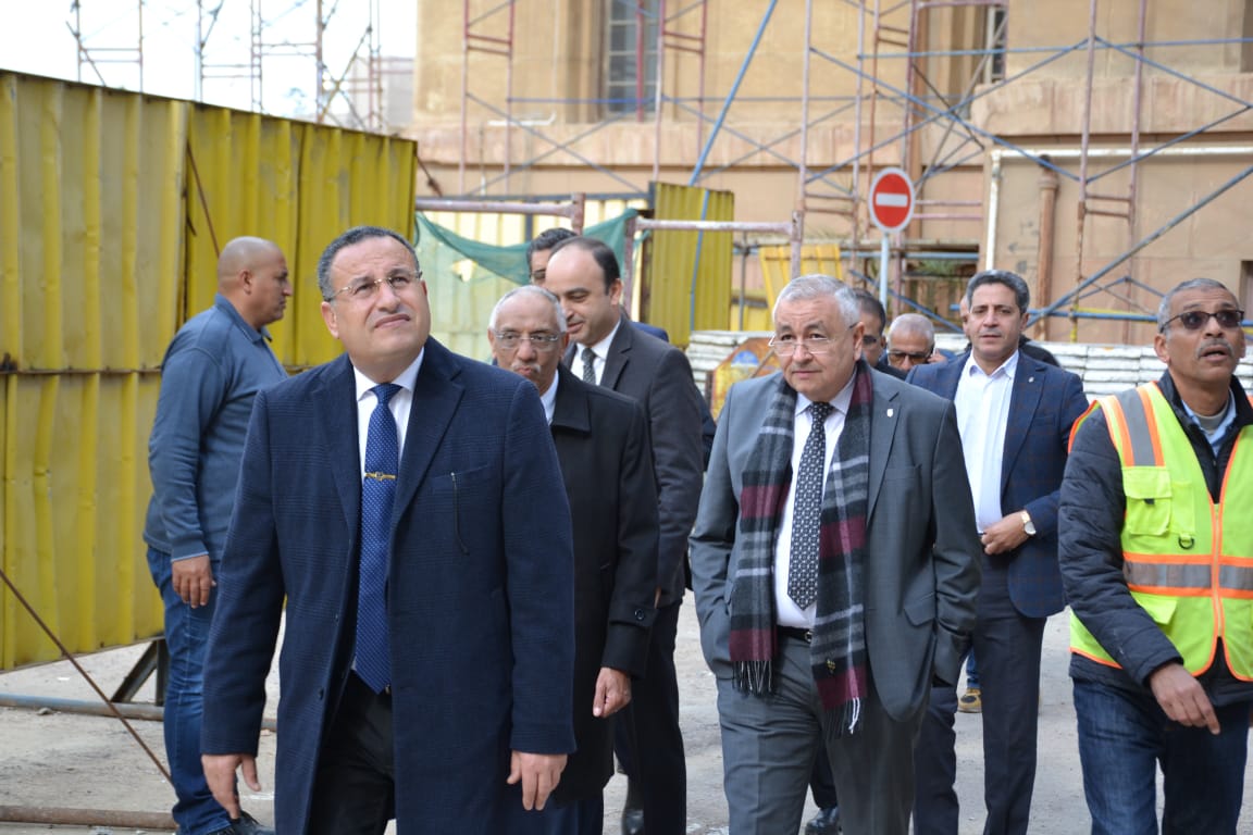 رئيس جامعة الإسكندرية يتفقد بدء الفصل الدراسي الثاني 