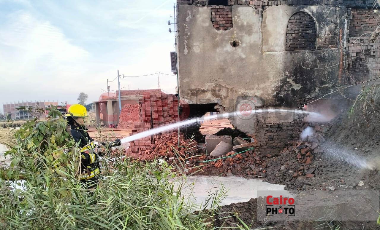 الصور الأولي لحريق مصنع طوب بالبحيرة 