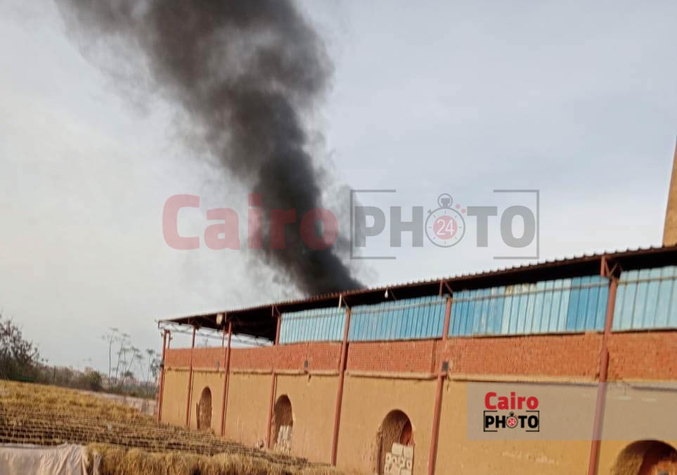 الصور الأولي لحريق مصنع طوب بالبحيرة 