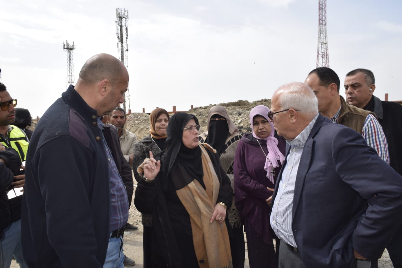 محافظ بورسعيد يتفقد عدد من مشروعات الطرق